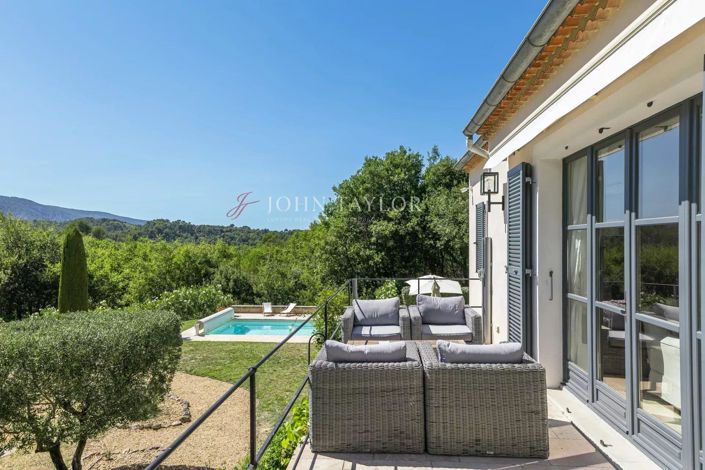 Image No.1-4 Bed House for sale
