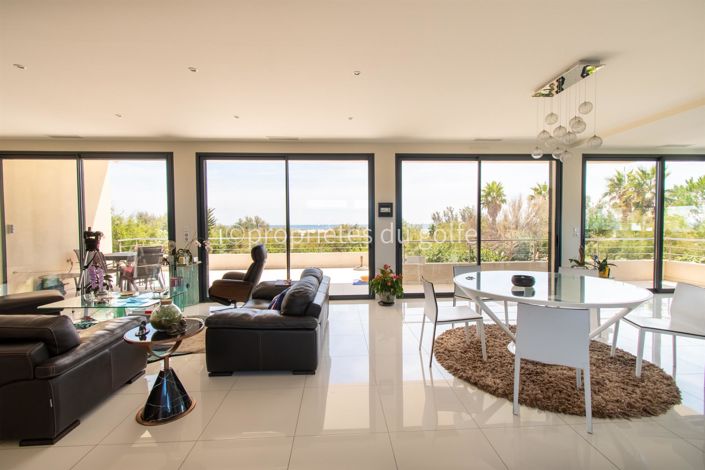 Image No.10-4 Bed House for sale