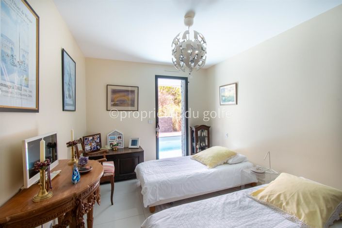 Image No.18-4 Bed House for sale