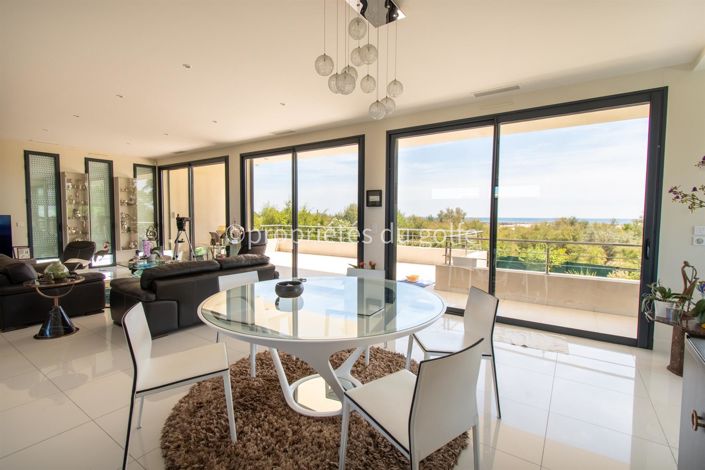 Image No.3-4 Bed House for sale