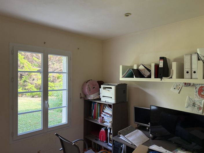 Image No.9-4 Bed House for sale