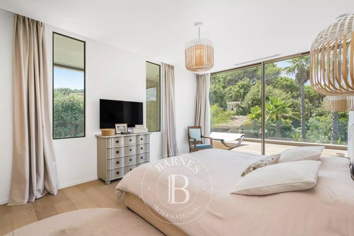 Image No.16-7 Bed House for sale