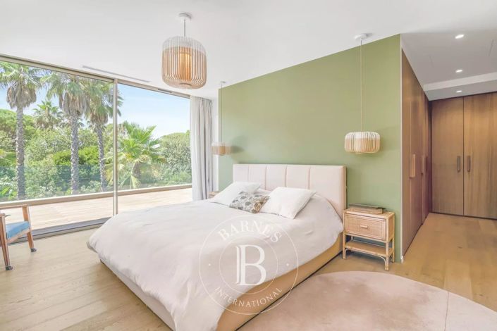 Image No.17-7 Bed House for sale