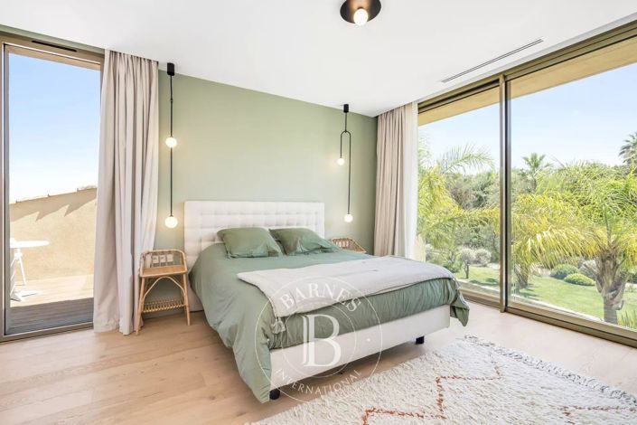 Image No.19-7 Bed House for sale