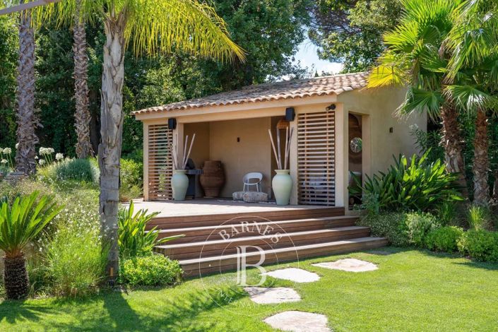 Image No.8-7 Bed House for sale