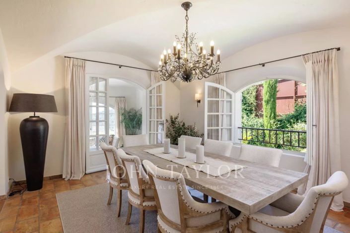 Image No.11-5 Bed House for sale