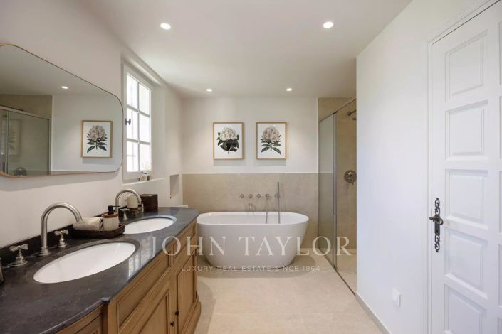 Image No.15-5 Bed House for sale