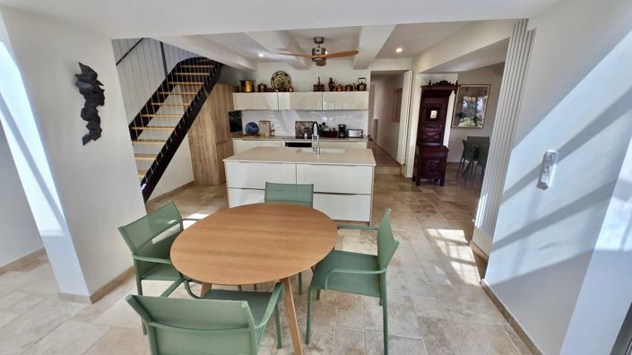 Image No.10-3 Bed House for sale