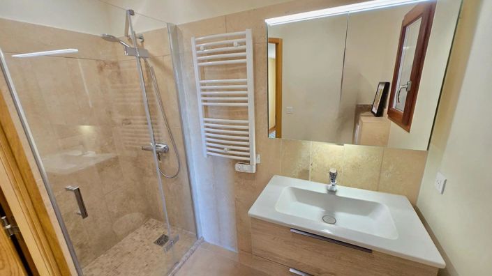 Image No.15-3 Bed House for sale