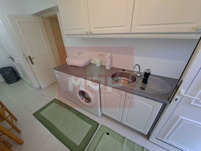 Image No.10-3 Bed House for sale