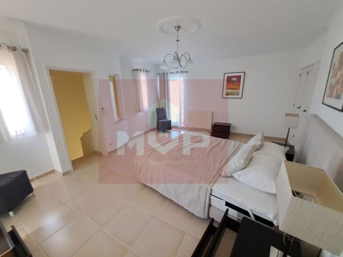 Image No.13-3 Bed House for sale