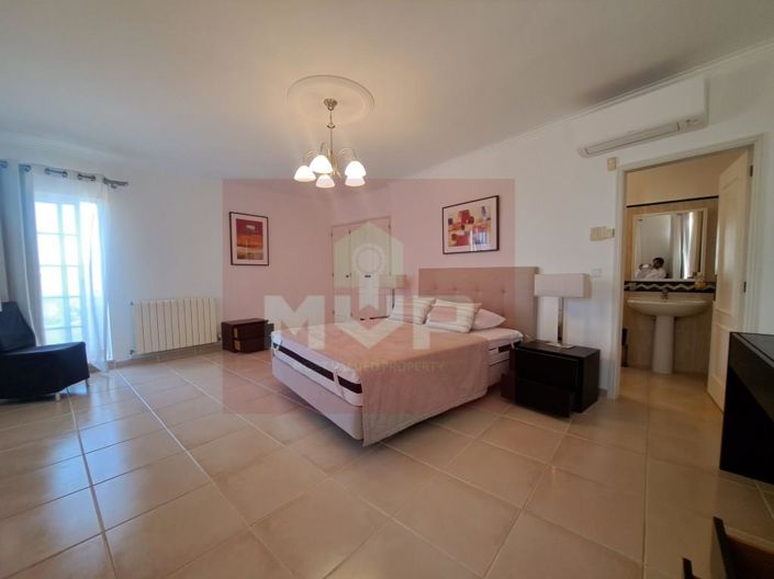 Image No.15-3 Bed House for sale