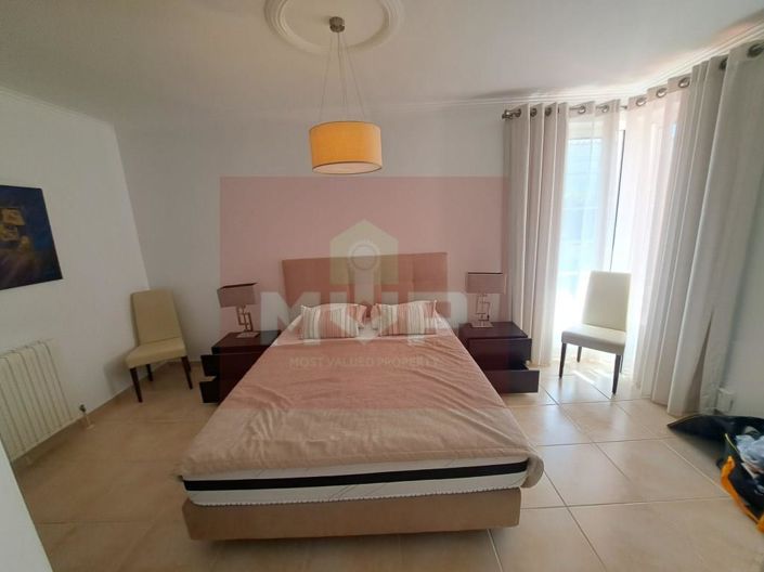 Image No.18-3 Bed House for sale