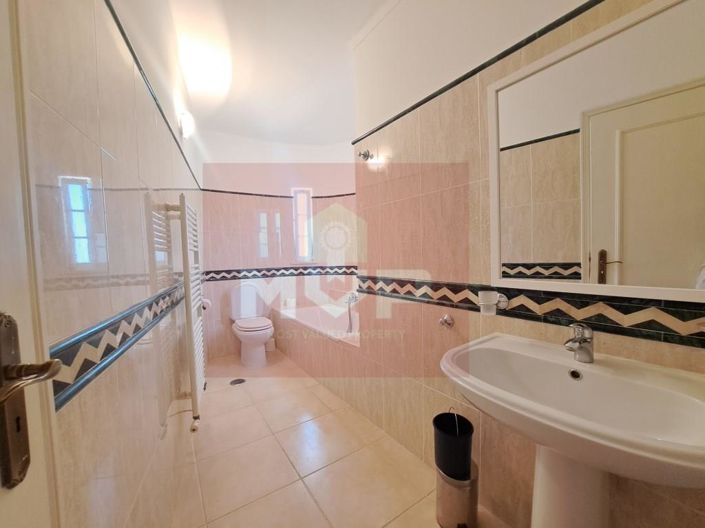 Image No.24-3 Bed House for sale