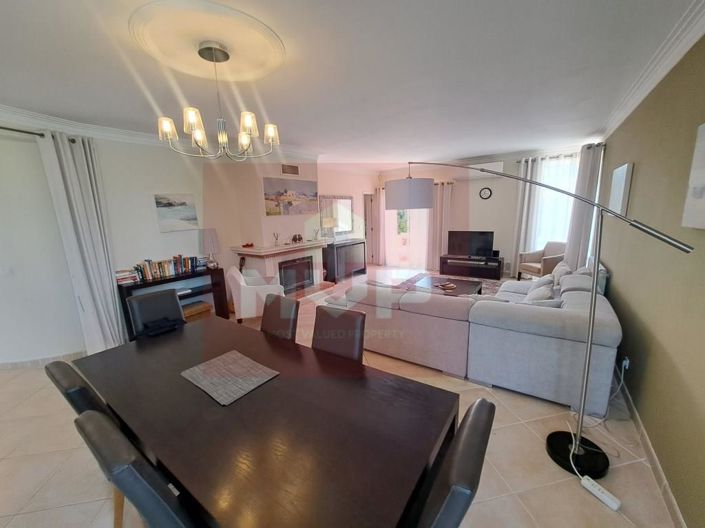 Image No.8-3 Bed House for sale