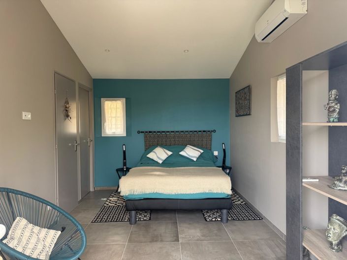 Image No.8-4 Bed House for sale