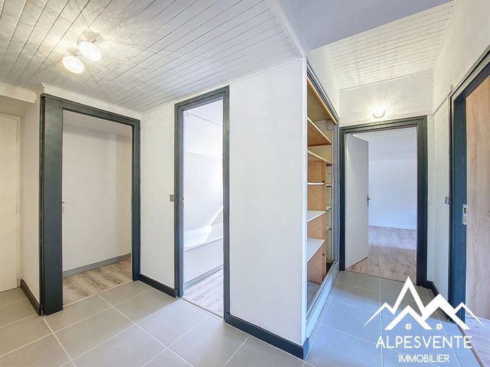 Image No.15-3 Bed Apartment for sale