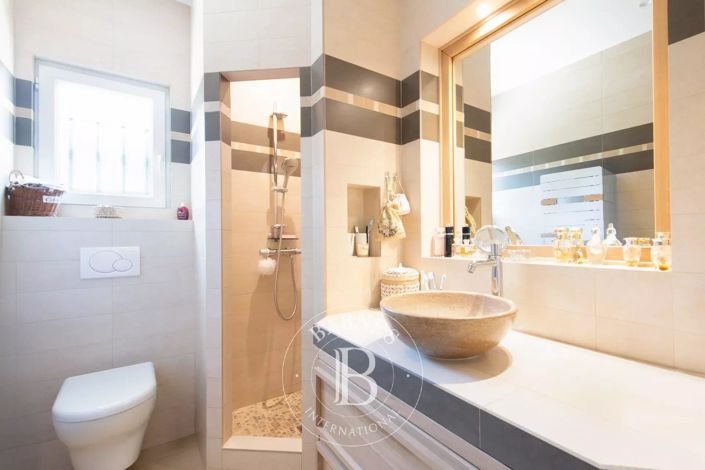 Image No.15-House for sale