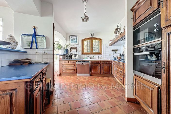 Image No.11-5 Bed House for sale