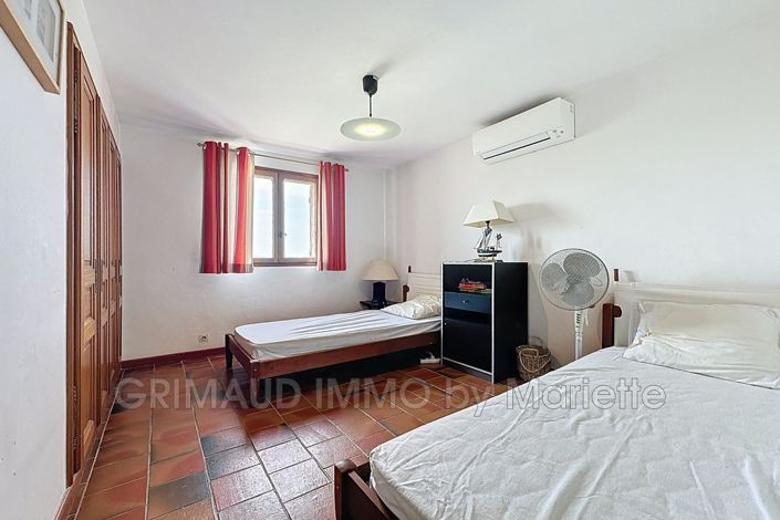 Image No.16-5 Bed House for sale