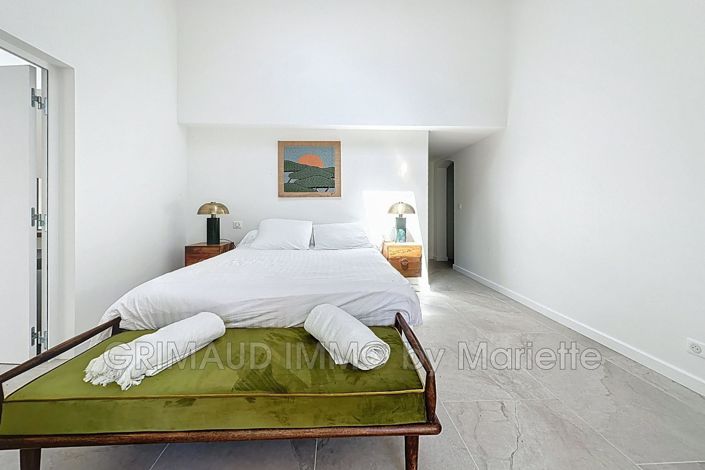 Image No.12-3 Bed House for sale