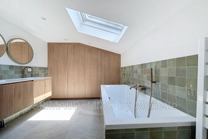 Image No.17-3 Bed House for sale