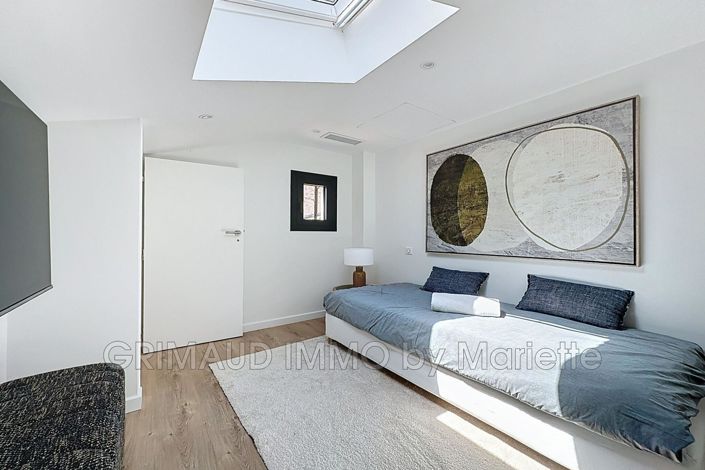 Image No.19-3 Bed House for sale