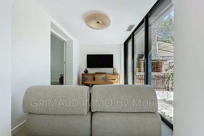 Image No.7-3 Bed House for sale