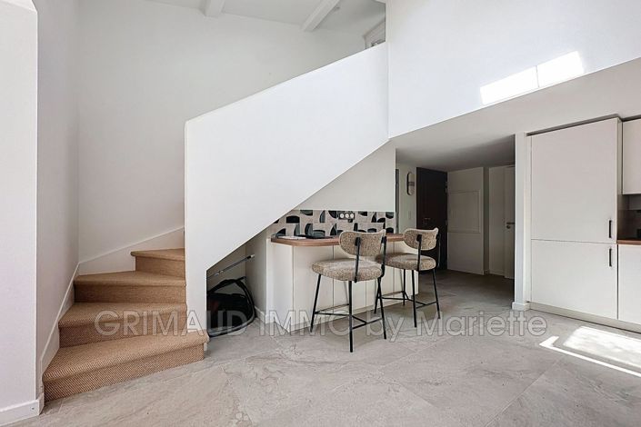 Image No.8-3 Bed House for sale