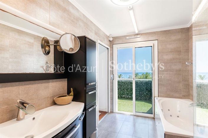 Image No.11-3 Bed Apartment for sale