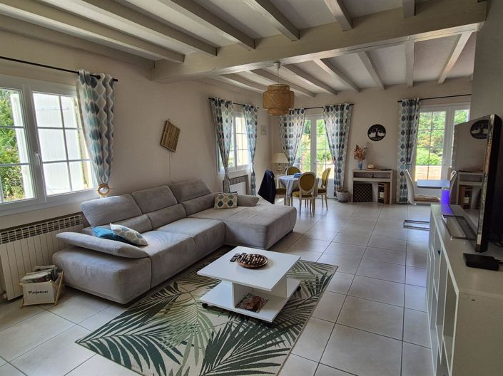 Image No.1-5 Bed House for sale