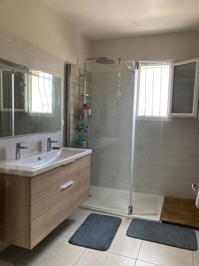 Image No.10-5 Bed House for sale