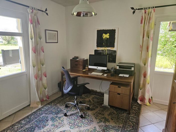 Image No.6-8 Bed House for sale