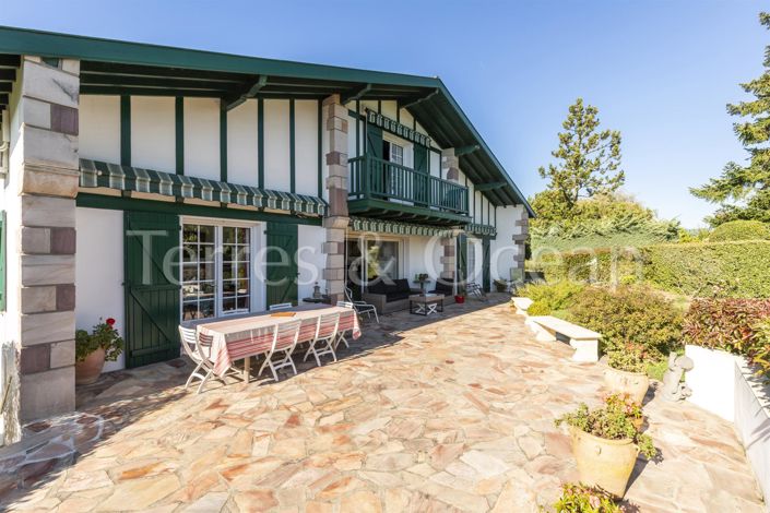 Image No.1-4 Bed House for sale