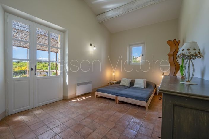 Image No.19-4 Bed House for sale