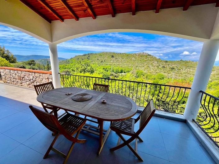 Image No.1-4 Bed House for sale