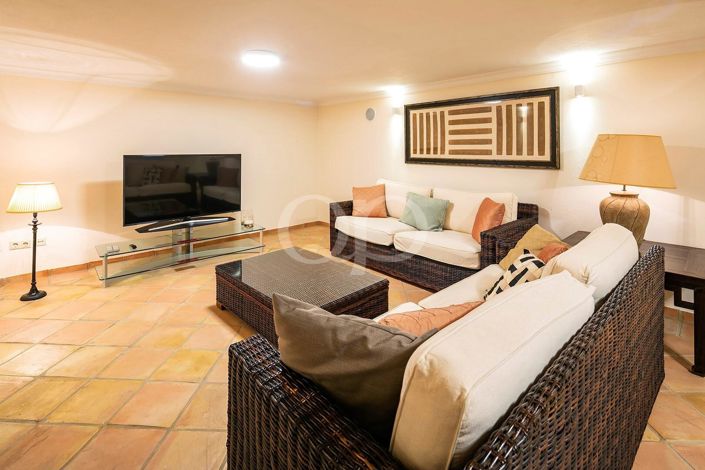 Image No.16-5 Bed House for sale