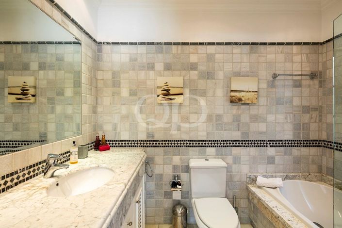 Image No.23-5 Bed House for sale