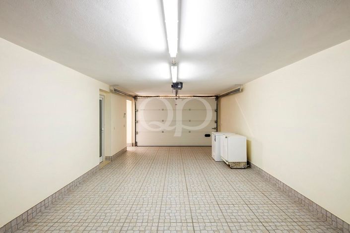 Image No.31-5 Bed House for sale