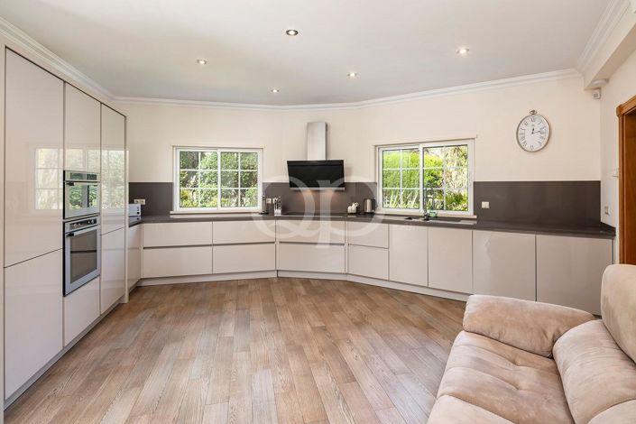 Image No.32-5 Bed House for sale