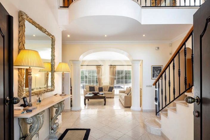 Image No.4-5 Bed House for sale