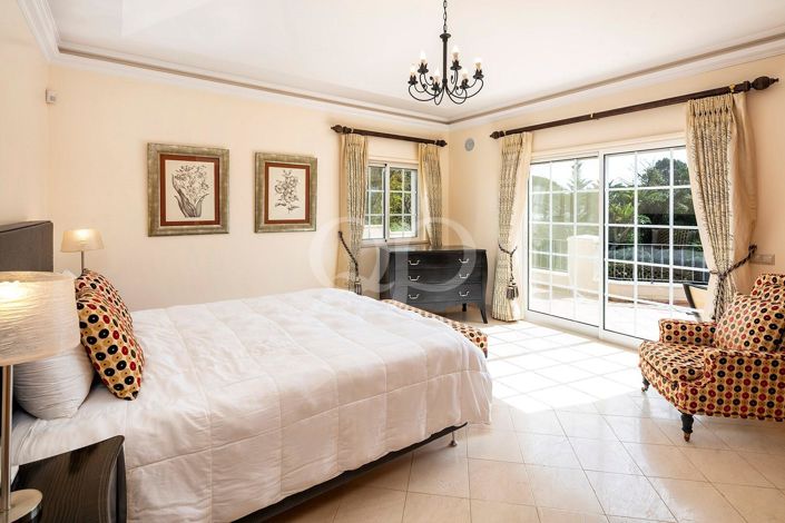 Image No.7-5 Bed House for sale