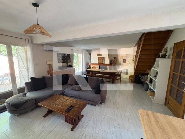 Image No.2-3 Bed House for sale