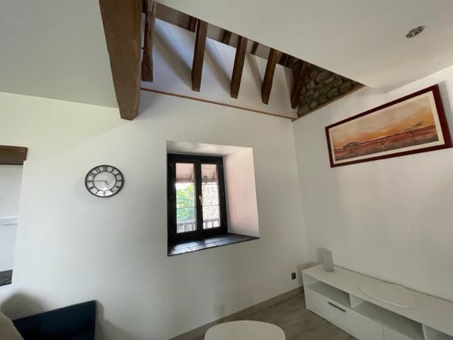 Image No.20-7 Bed House for sale