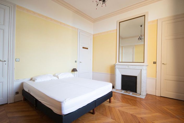 Image No.13-6 Bed Apartment for sale