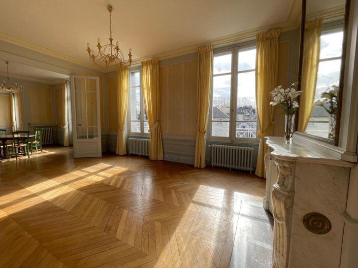 Image No.17-6 Bed Apartment for sale