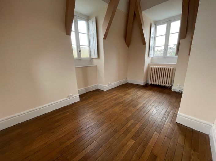 Image No.20-6 Bed Apartment for sale