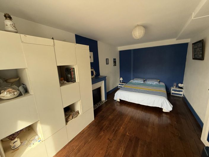 Image No.12-5 Bed House for sale