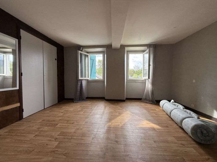 Image No.18-5 Bed House for sale