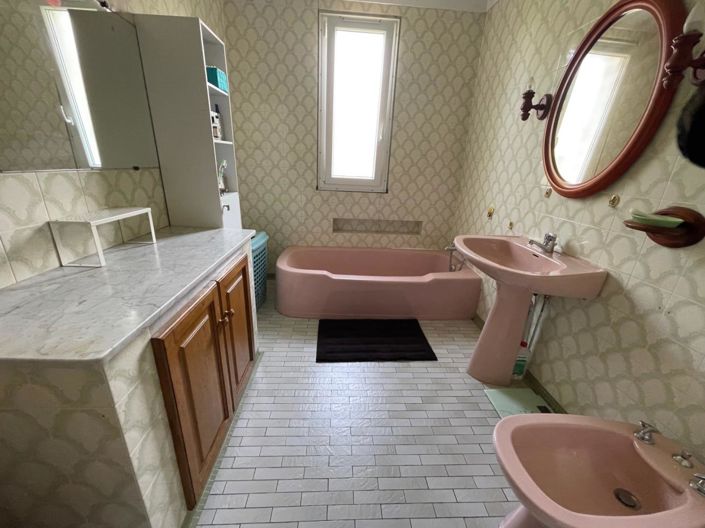 Image No.7-5 Bed House for sale